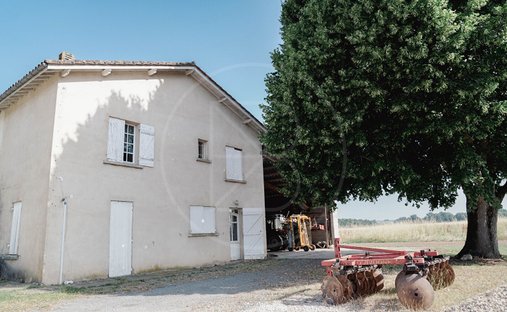 Elegant 19th Century Château Near Saint émilion – Authenticity, Refinement And Exceptional Potential