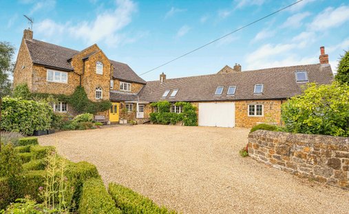 House in Horley, England 1