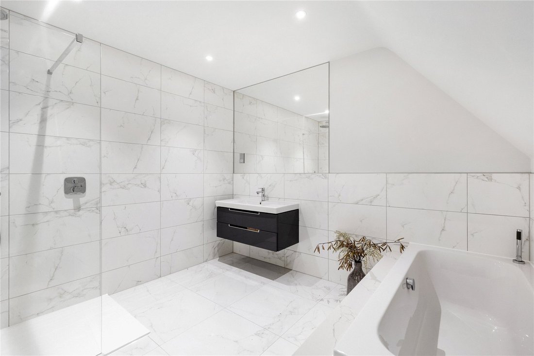 Apartment in Ducks Hill, Hillingdon, England 4 - 16170638
