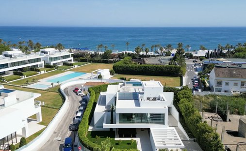 Villa in Golden Mile, Andalusia, Spain 1