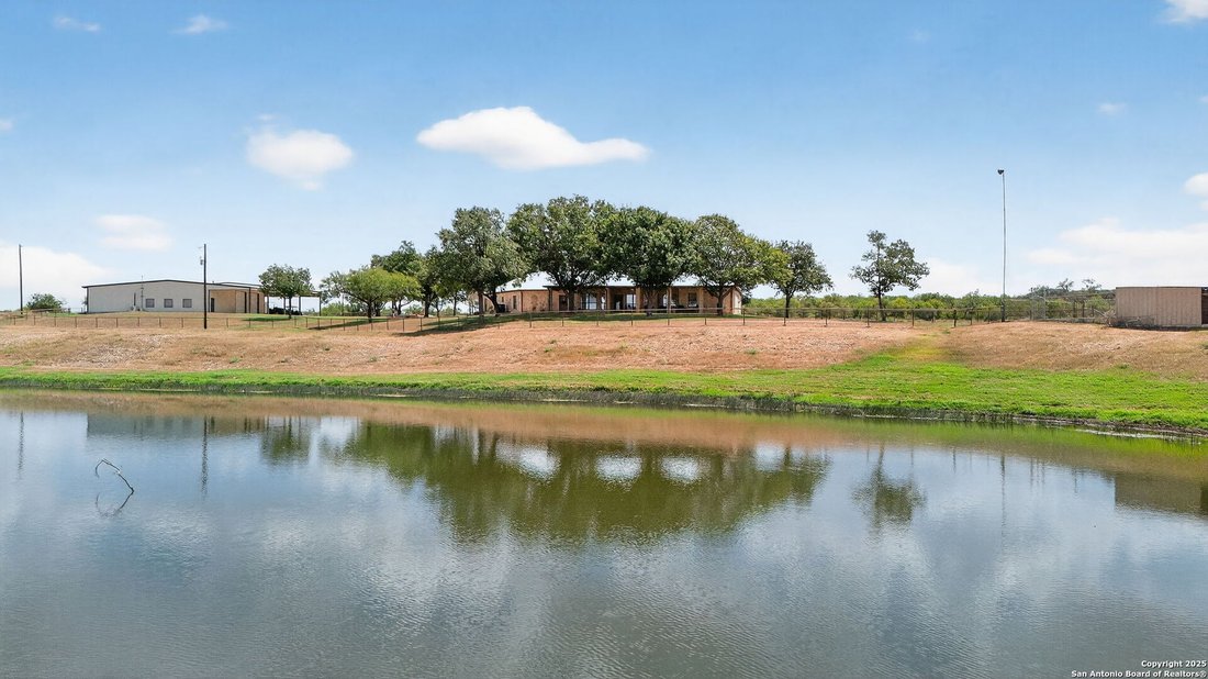 Casa a Devine, Texas, Stati Uniti 3 - 16177206