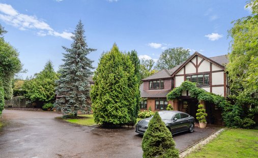 Casa a Oxshott, Elmbridge, Inghilterra 1