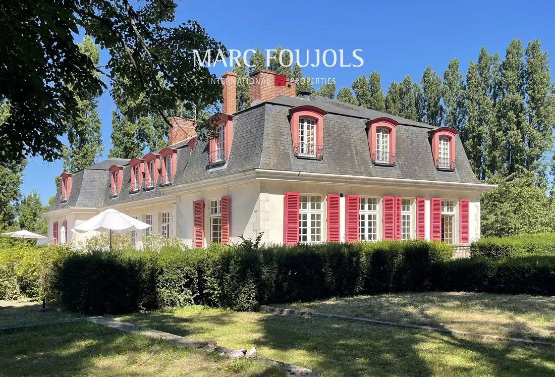 Estate in Saint-Martin-en-Biere, Ile-de-France, France 5 - 16170924