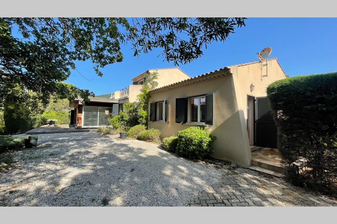 Villa in Les Bouteillers, Sainte-Maxime, France 2 - 16171184