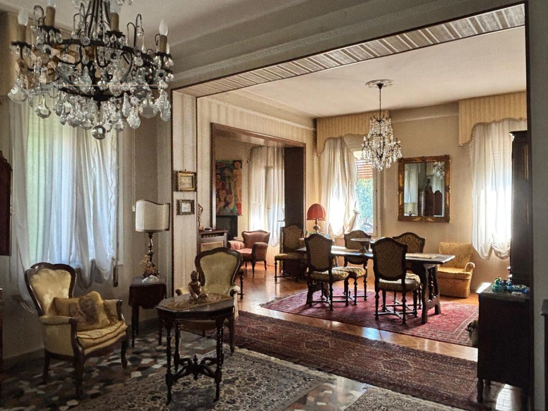 Villa in Lonigo, Veneto, Italy 4 - 15144602