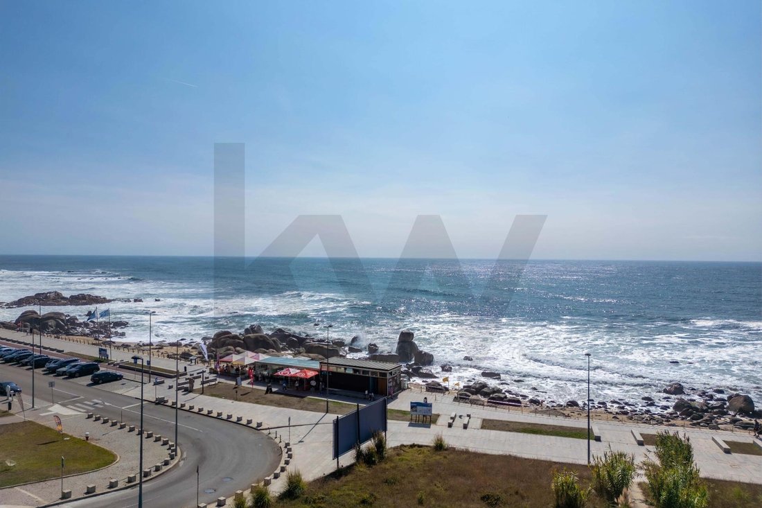 Apartment in Mafamude e Vilar do Paraiso, Porto District, Portugal 3 - 16174452