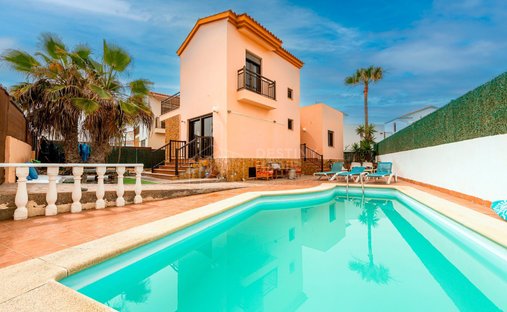 Villa en La Oliva, Canarias, España 1
