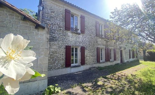 Country House in Saint-Nazaire-sur-Charente, Nouvelle-Aquitaine, France 1