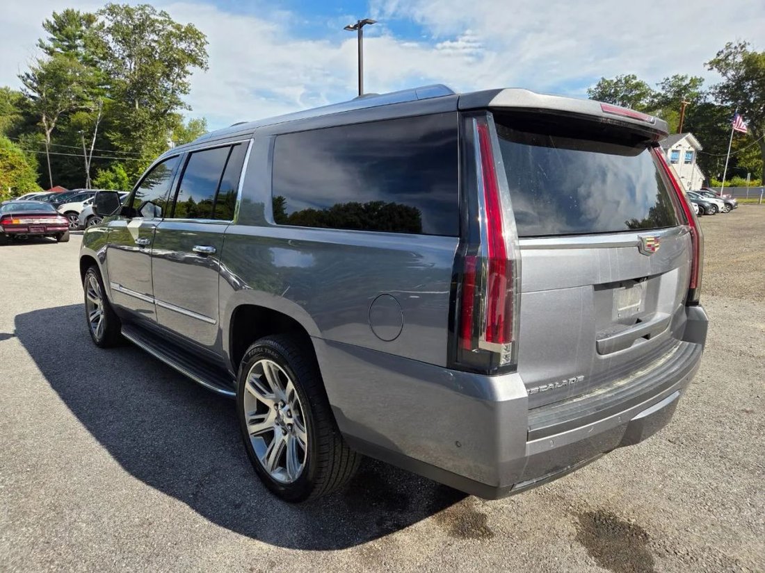 Suv in Charlton, MA, United States 5 - 16171540