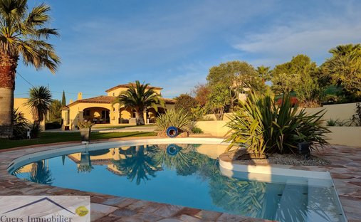 Villa in La Crau, Provence-Alpes-Côte d'Azur, France 1