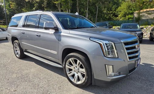 2018 Cadillac Escalade ESV Luxury Sport Utility 4D in Charlton, MA, United States 1