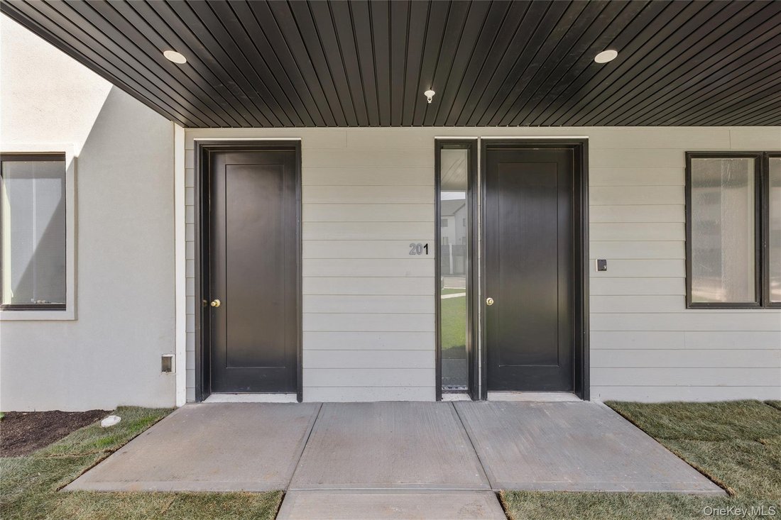Condo in Spring Valley, New York, United States 4 - 16173253
