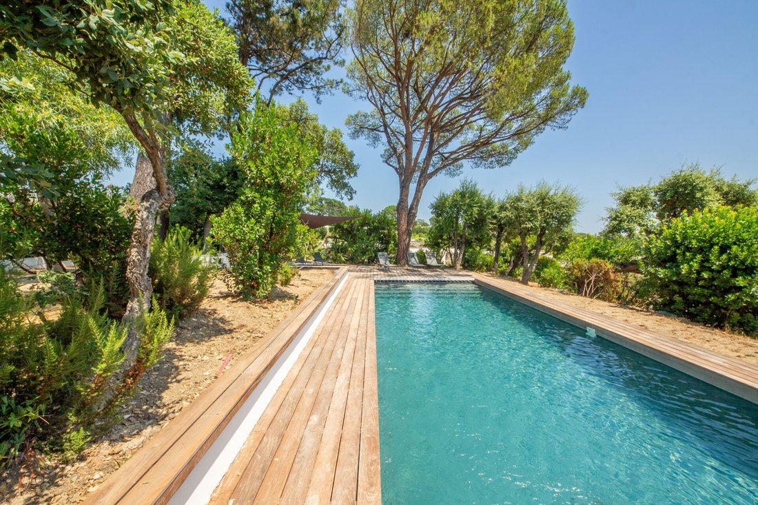 Villa in Grimaud, Provence-Alpes-Côte d'Azur, France 3 - 16171477