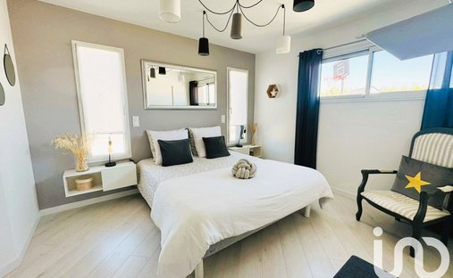 At The Gates Of Vitré Castle Of 12200 M² Land Of More Than 5 Ha