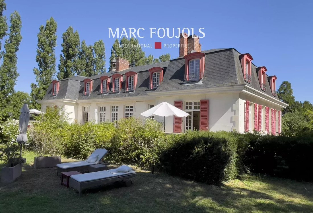 Estate in Saint-Martin-en-Biere, Ile-de-France, France 1 - 16170924