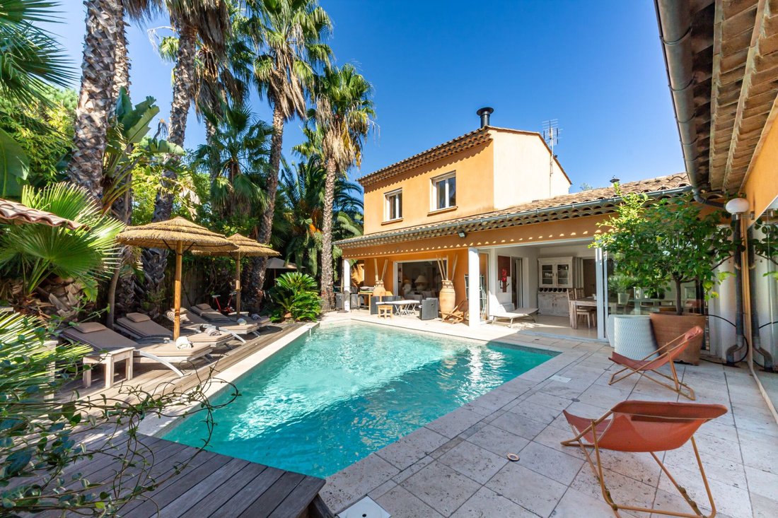 Villa in Ville-Les Saquedes-Le Bouillonnet, Sainte-Maxime, France 1 - 16171325