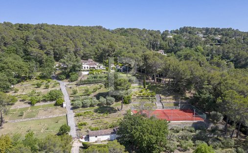 Estate in Mougins, Provence-Alpes-Côte d'Azur, France 1