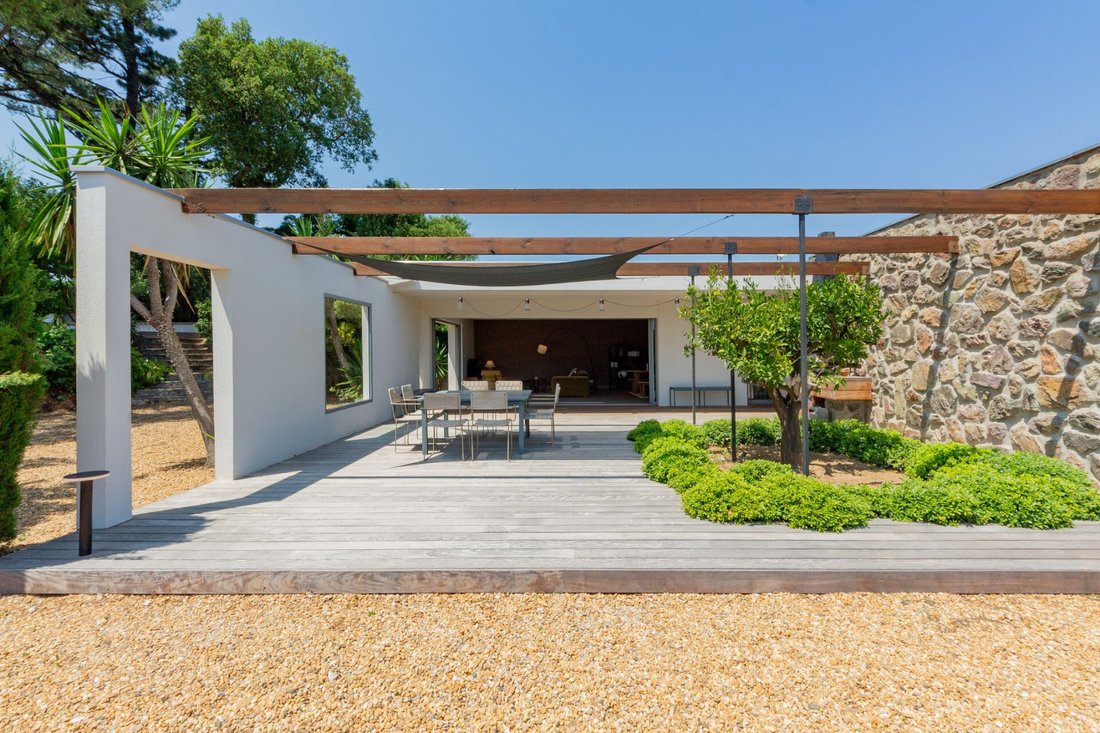 Villa in Grimaud, Provence-Alpes-Côte d'Azur, France 2 - 16171477