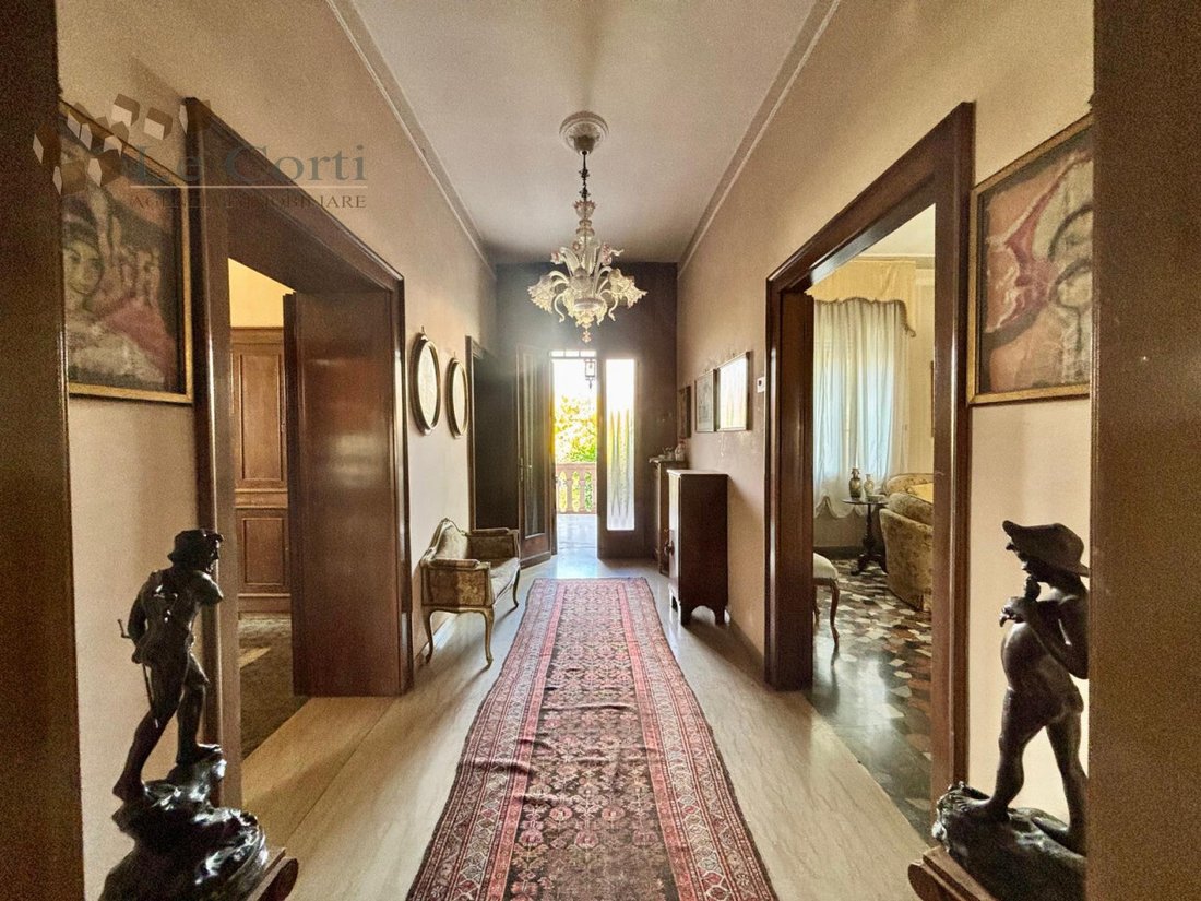 Villa in Lonigo, Veneto, Italy 3 - 15144602