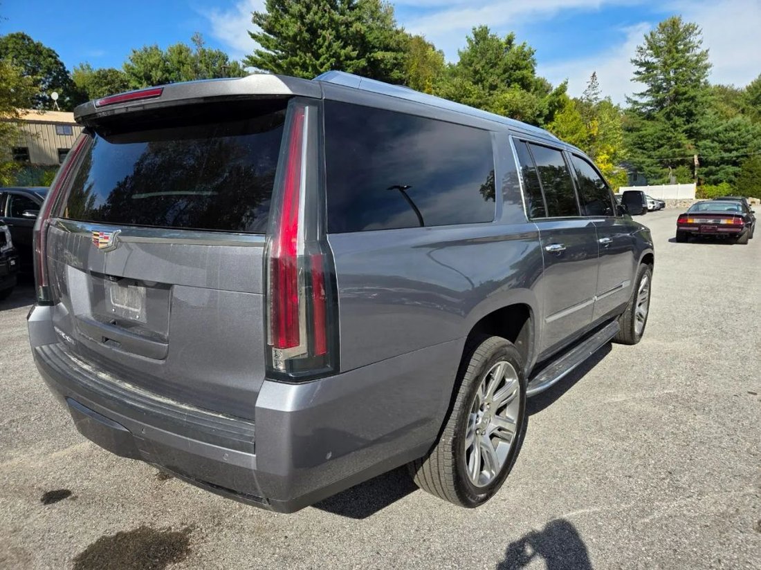 Suv in Charlton, MA, United States 3 - 16171540