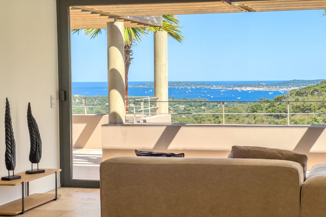 Villa in Grimaud, Provence-Alpes-Côte d'Azur, France 2 - 16171307