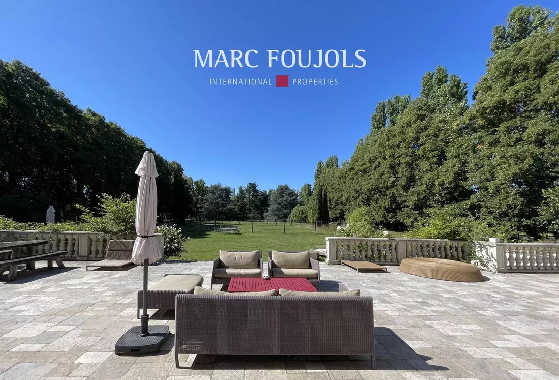 Estate in Saint-Martin-en-Biere, Ile-de-France, France 4 - 16170924