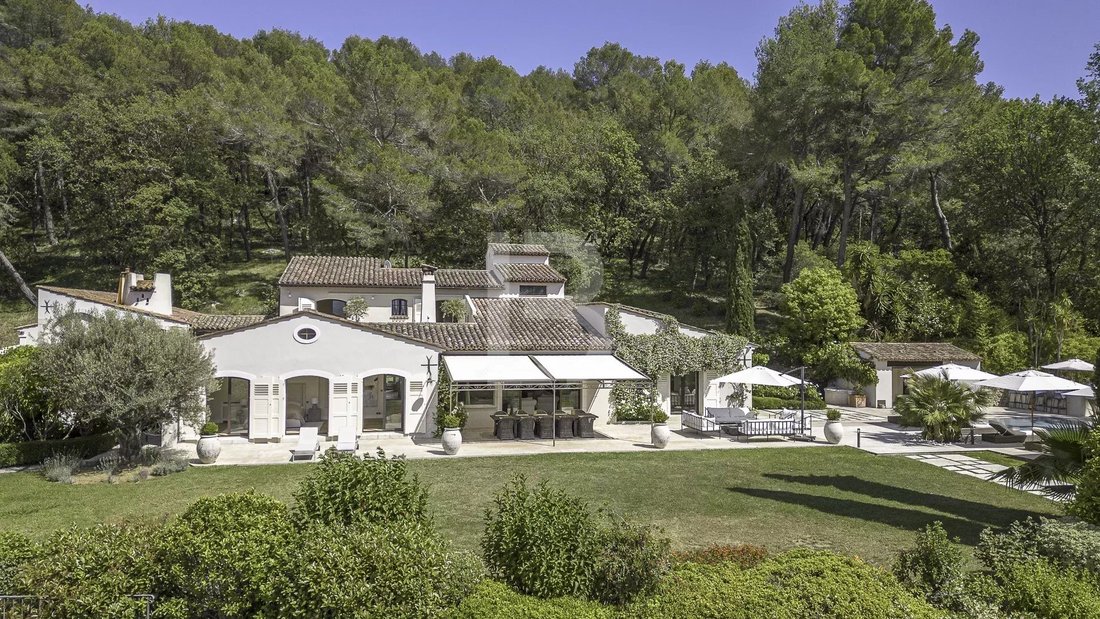 Estate in Mougins, Provence-Alpes-Côte d'Azur, France 5 - 16179862