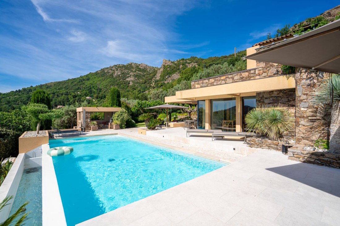 Villa in La Garde-Freinet, Provence-Alpes-Côte d'Azur, France 4 - 16171407