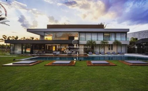 House in Residencial Tres (Alphaville), State of São Paulo, Brazil 1