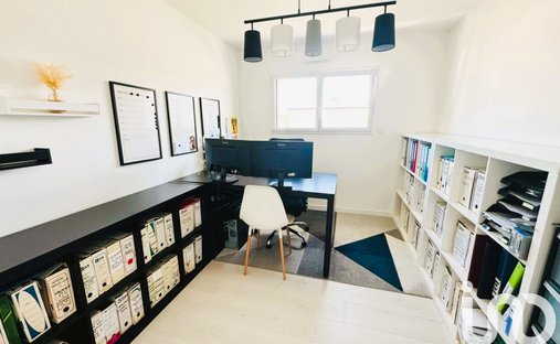 At The Gates Of Vitré Castle Of 12200 M² Land Of More Than 5 Ha