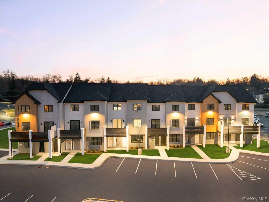 Condo in Spring Valley, New York, United States 1 - 16173253