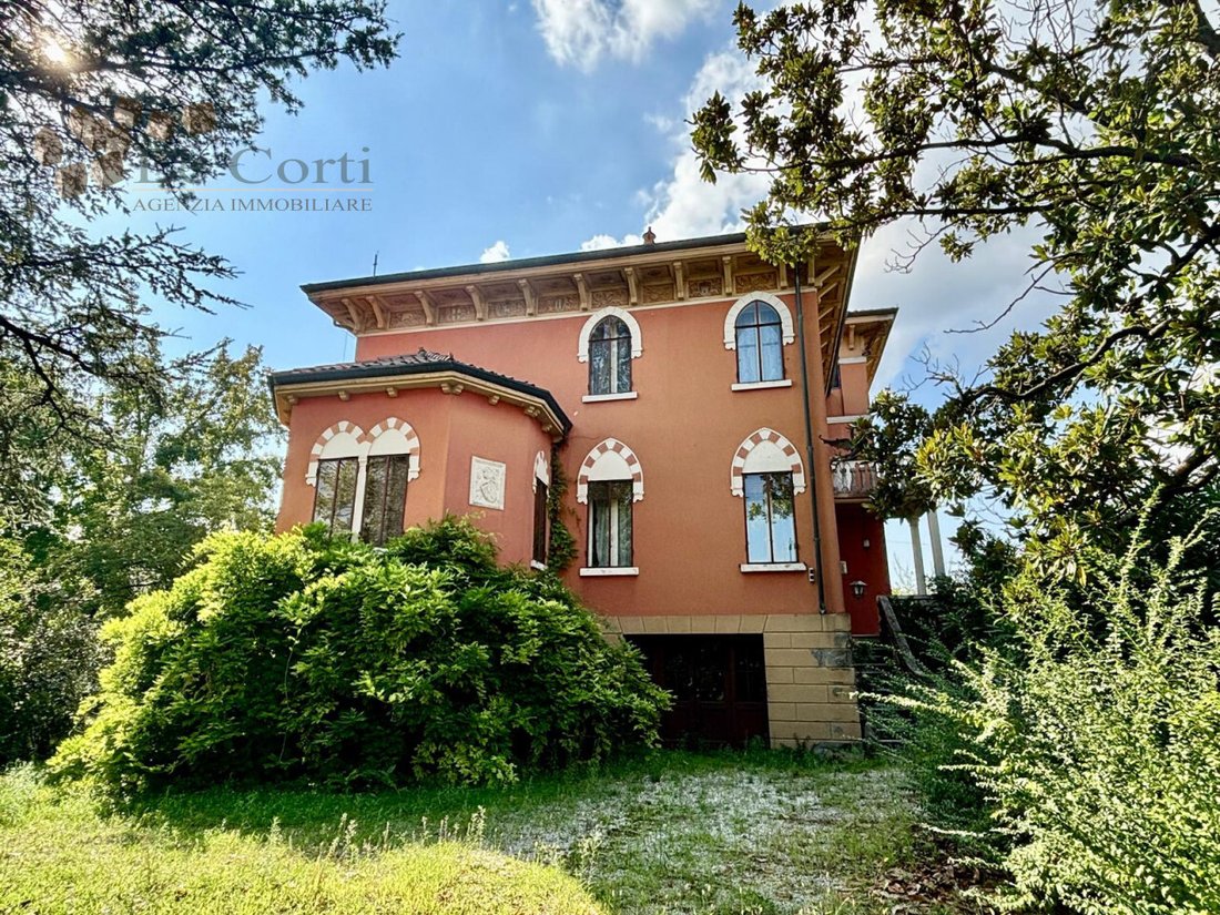 Villa in Lonigo, Veneto, Italy 1 - 15144602