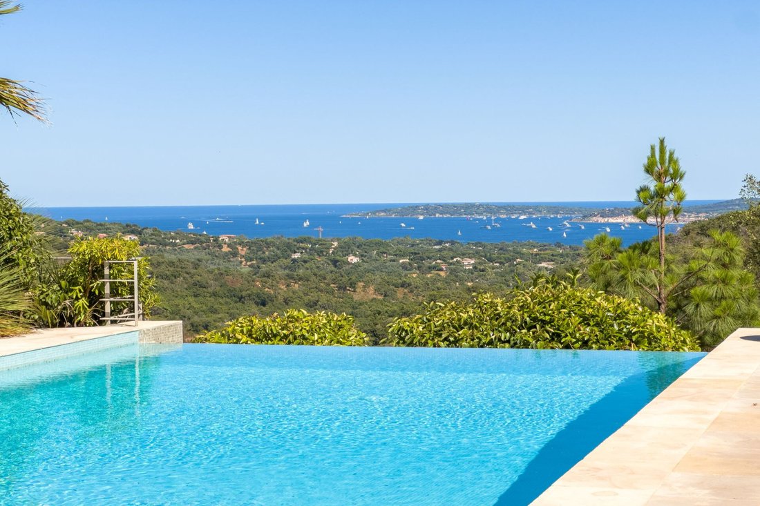 Villa in Grimaud, Provence-Alpes-Côte d'Azur, France 1 - 16171307