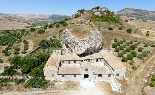 Casa di campagna a Roccapalumba, Sicilia, Italia 1