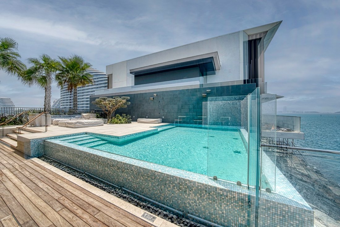 Villa in Umm Suqeim, Dubai, United Arab Emirates 2 - 16175743