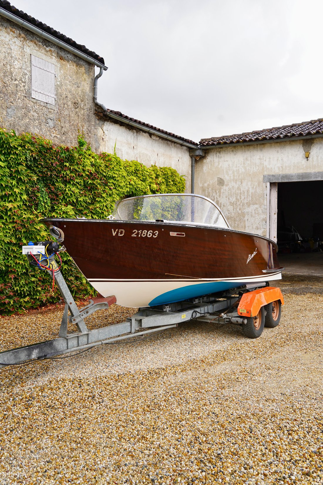 Runabout in United States 3 - 16177682