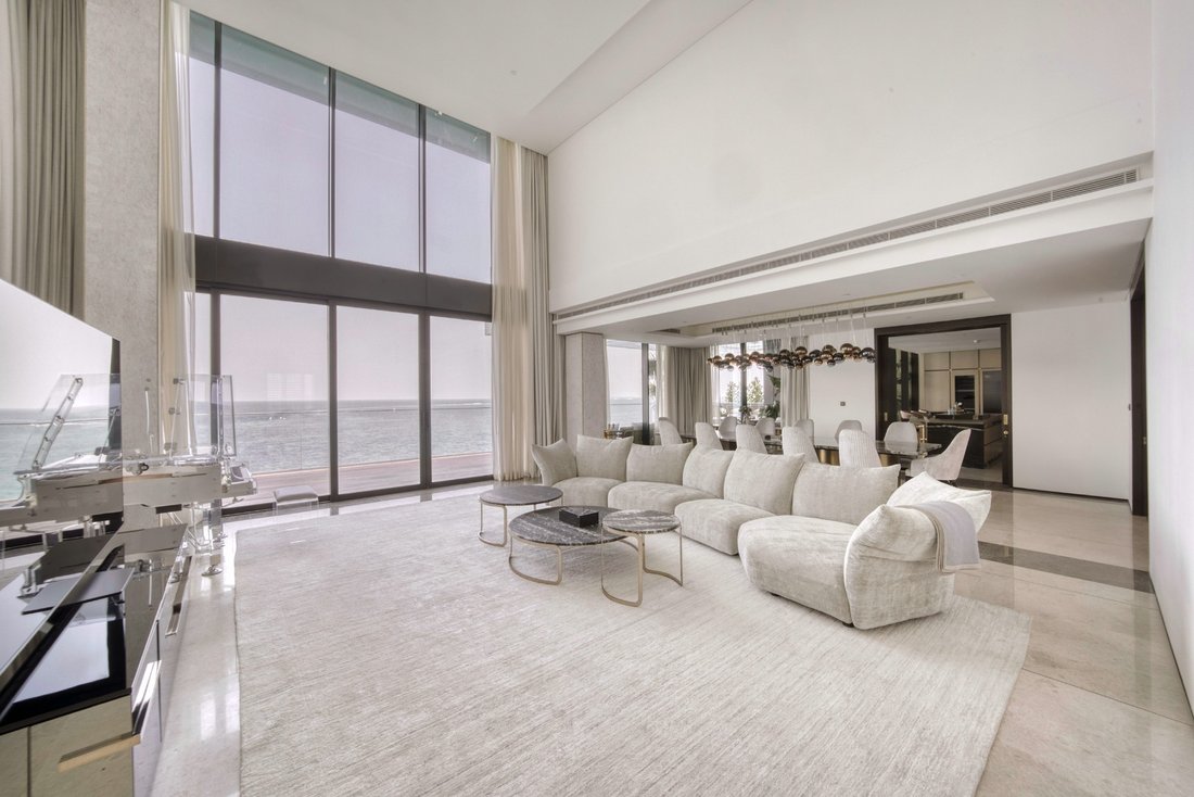 Villa in Umm Suqeim, Dubai, United Arab Emirates 4 - 16175743