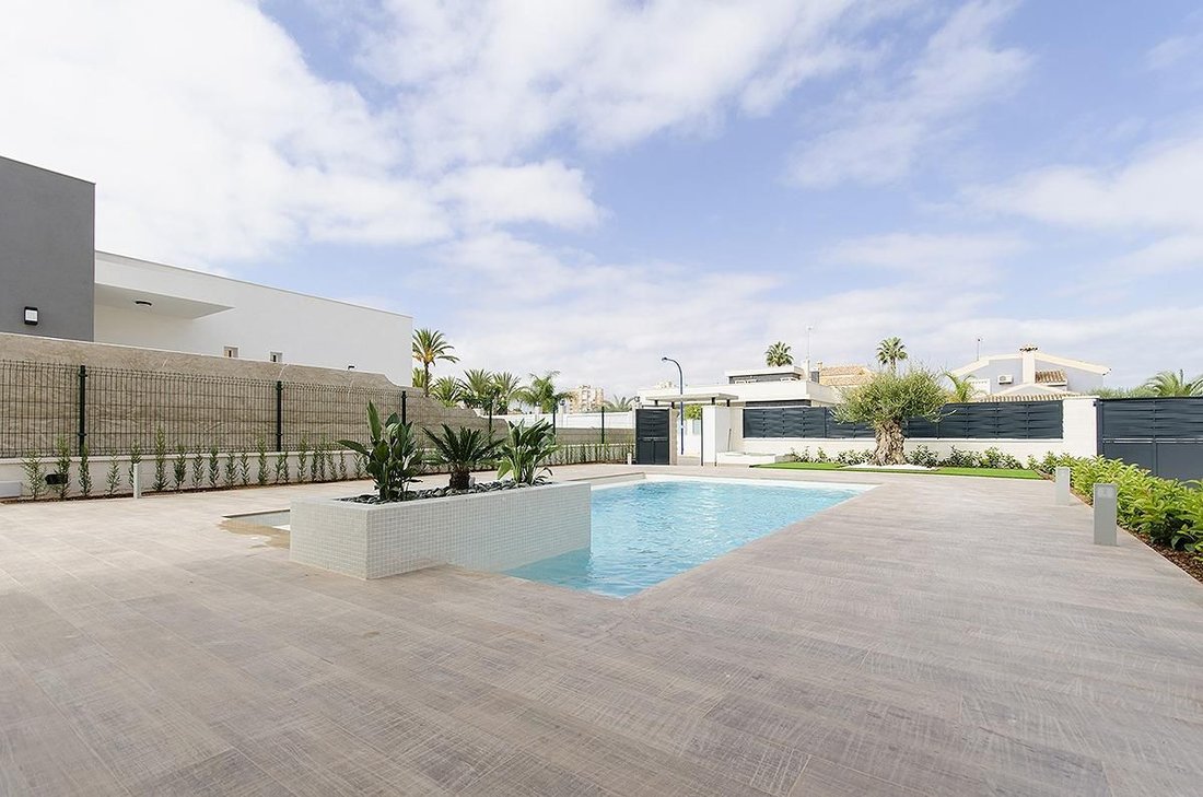 Villa in Dehesa de Campoamor, Orihuela, Valencian Community 3 - 16180162