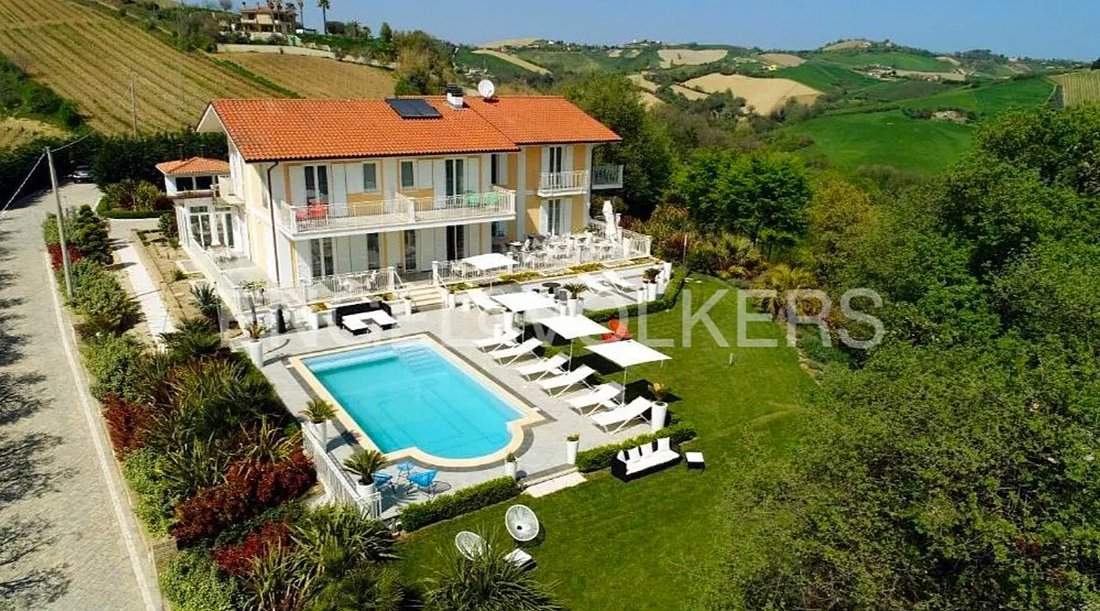 Villa in Cossignano, Marche, Italy 2 - 14502096