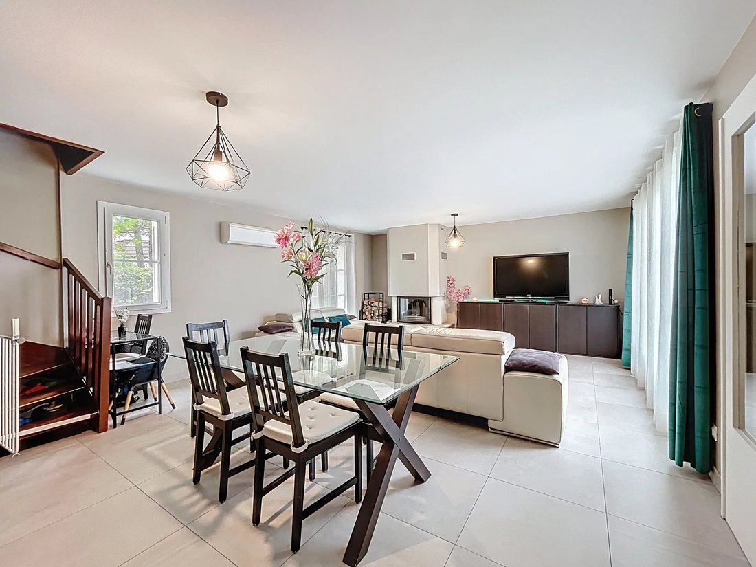 House in Les Garennes, Guyancourt, France 2 - 15594296