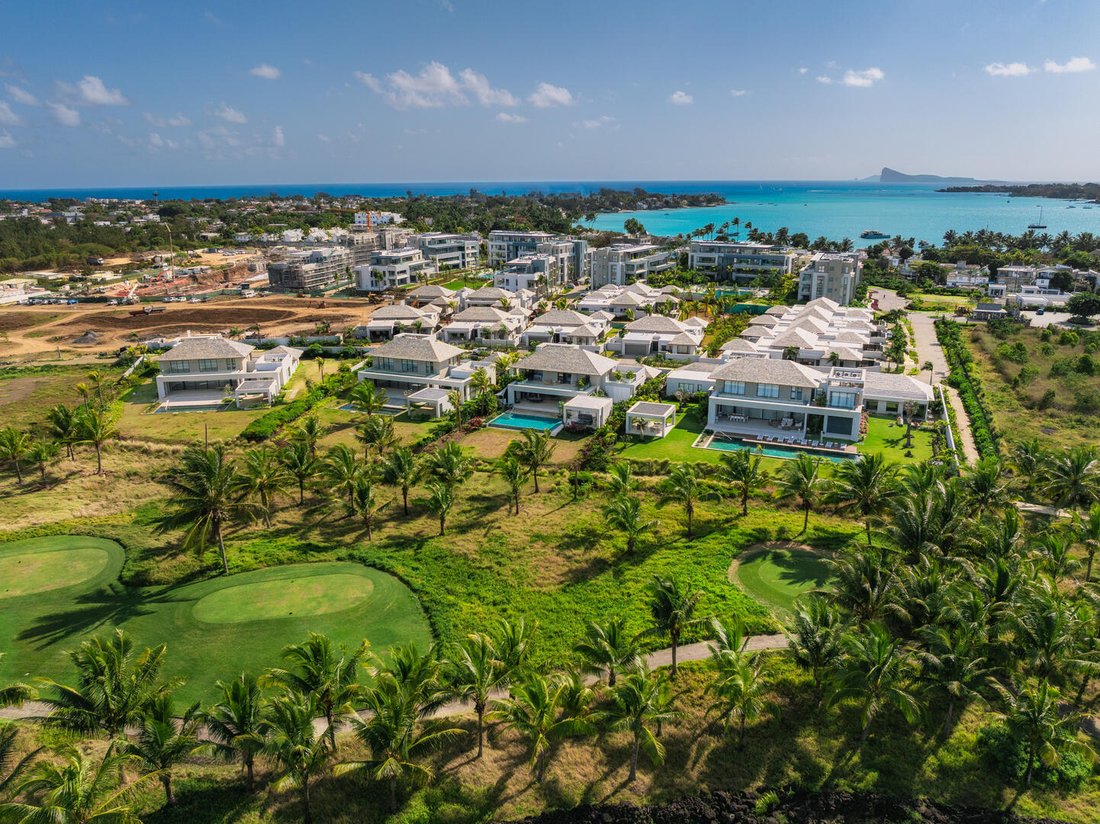 Villa in Grand Baie, Rivière du Rempart District, Mauritius 1 - 16183082