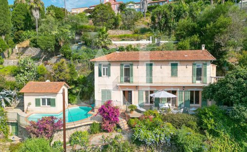 Villa in Gabelle-Courcettes-Les Clos, Vallauris, France 1