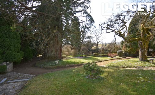 Castle for Sale in Ussel, Nouvelle-Aquitaine, France