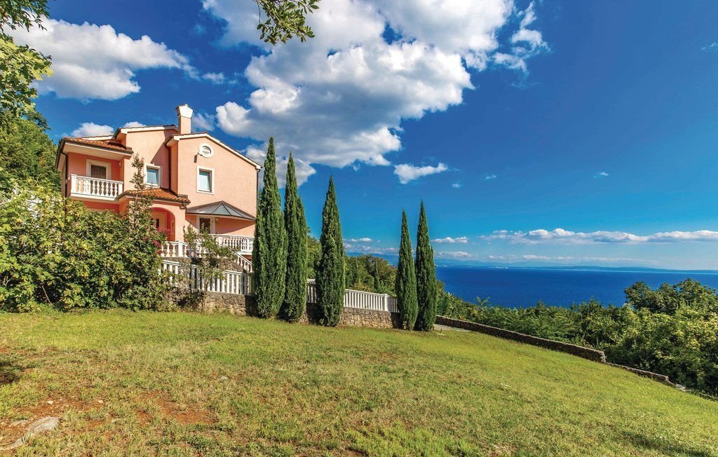 Villa in Grad Opatija, Primorje-Gorski Kotar County, Croatia 1 - 16185525