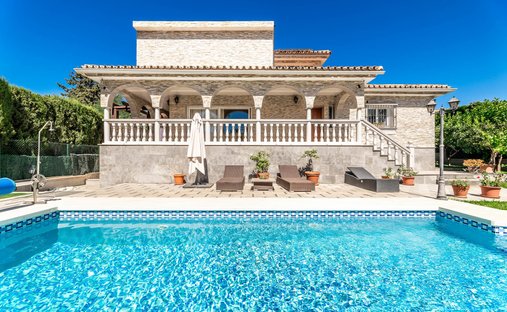 Villa in Elviria-Cabopino, Marbella, Spain 1