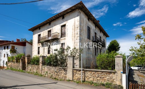 House in Zestoa, Basque Country, Spain 1