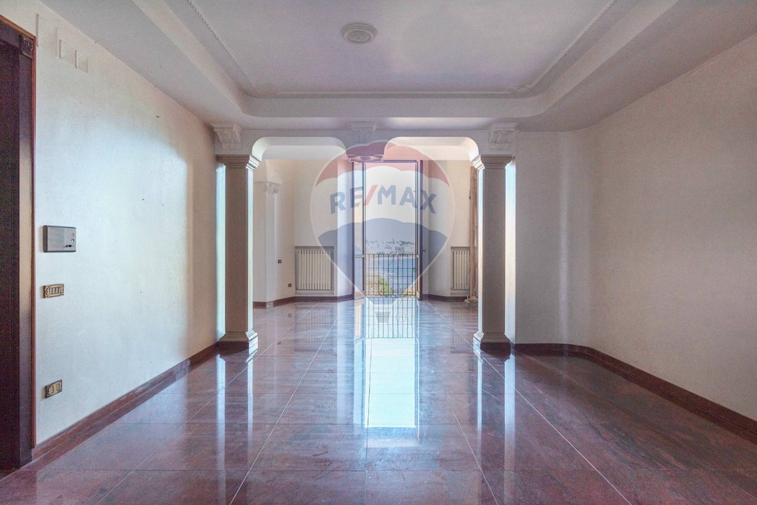 Apartment in Chiaia, Naples, Campania 2 - 16185050