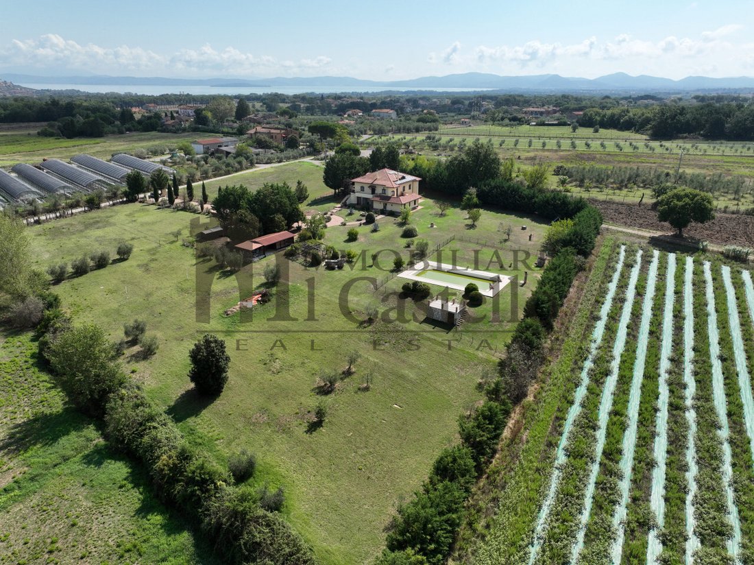 Villa in Castiglione del Lago, Umbria, Italy 4 - 16185703