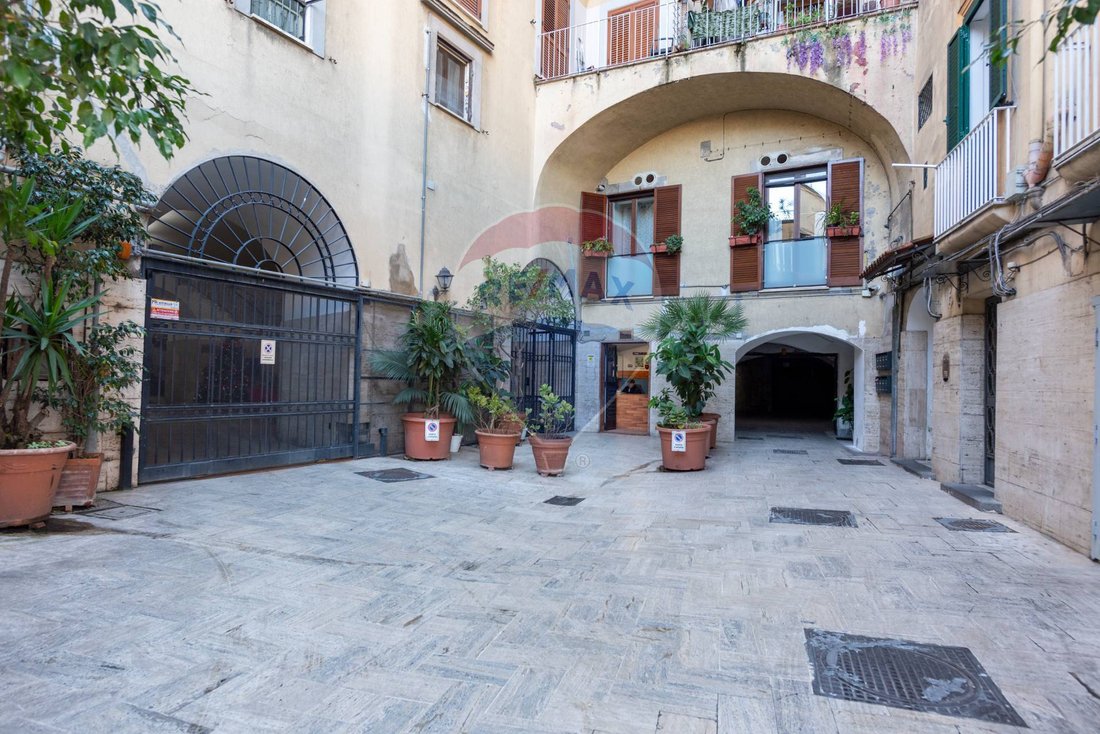 Apartment in Chiaia, Naples, Campania 1 - 16185050