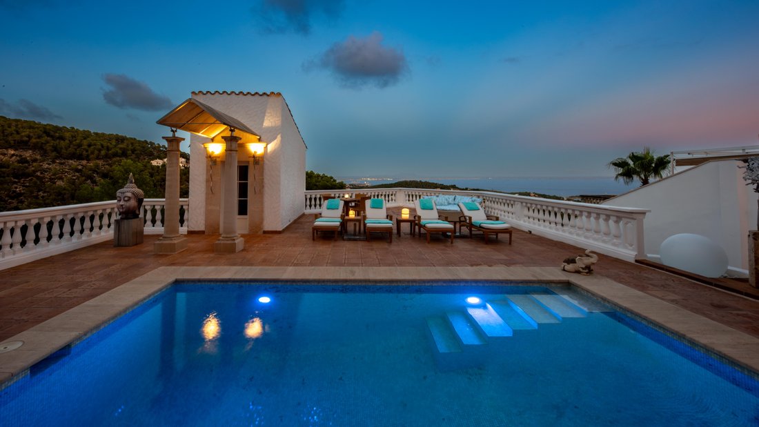 Villa in Costa d'en Blanes, Calvia, Balearic Islands 1 - 16184874